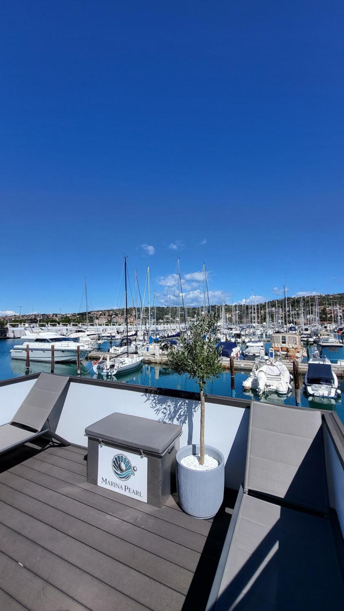 Floating House - Marina Pearl Lägenhet Portorož Exteriör bild