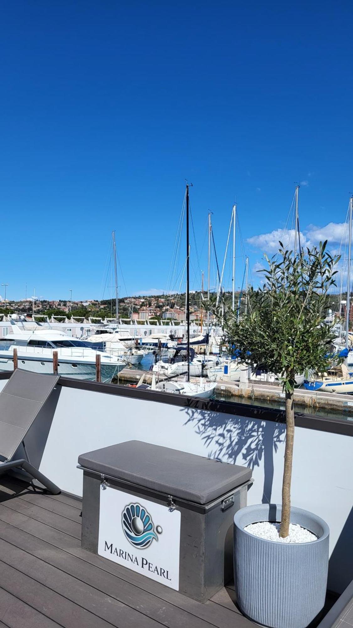 Floating House - Marina Pearl Lägenhet Portorož Exteriör bild