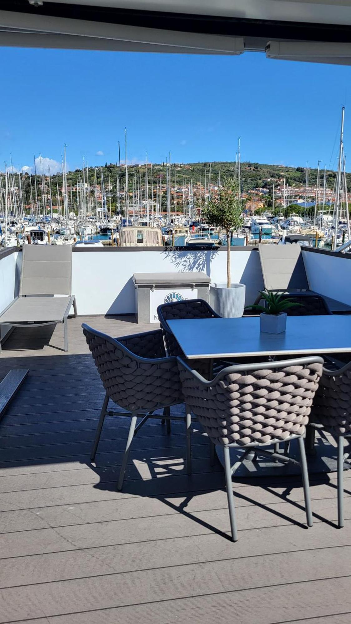 Floating House - Marina Pearl Lägenhet Portorož Exteriör bild