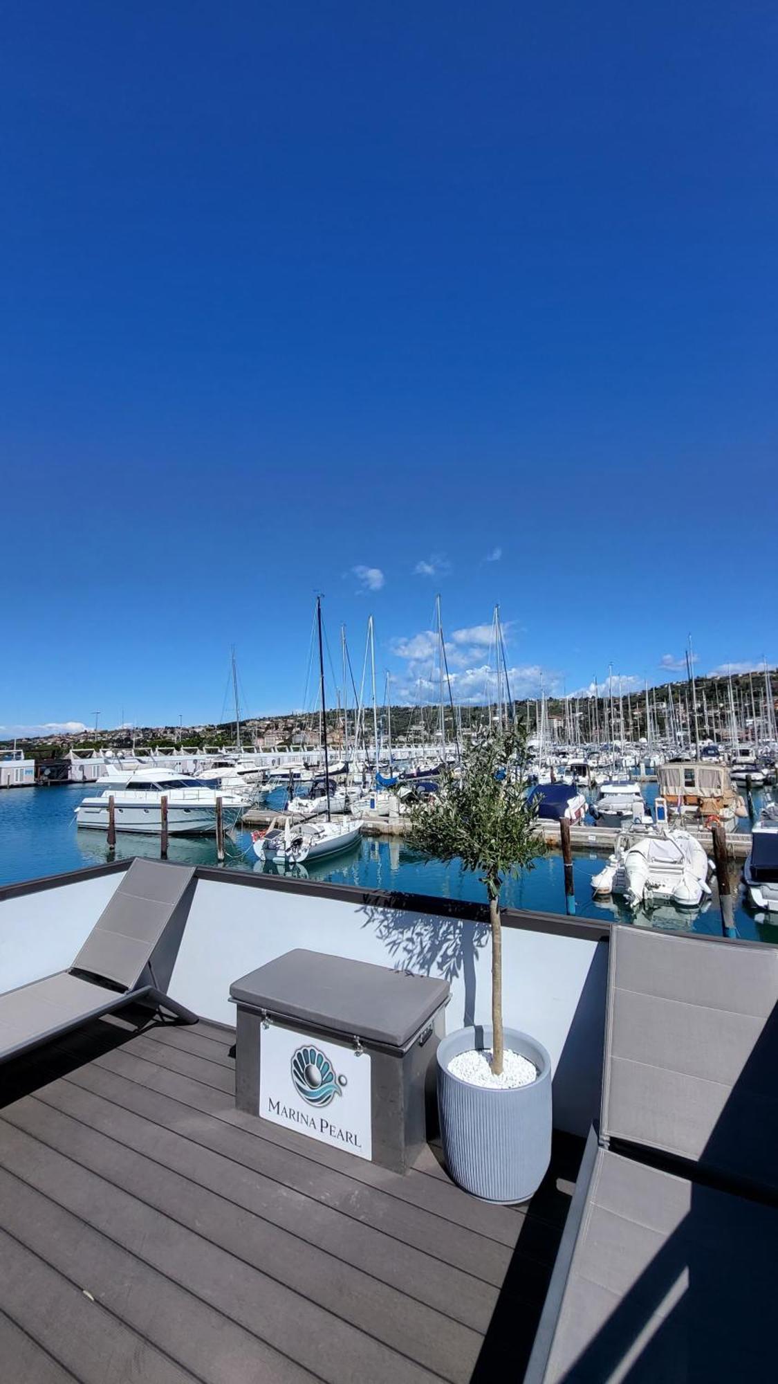 Floating House - Marina Pearl Lägenhet Portorož Exteriör bild