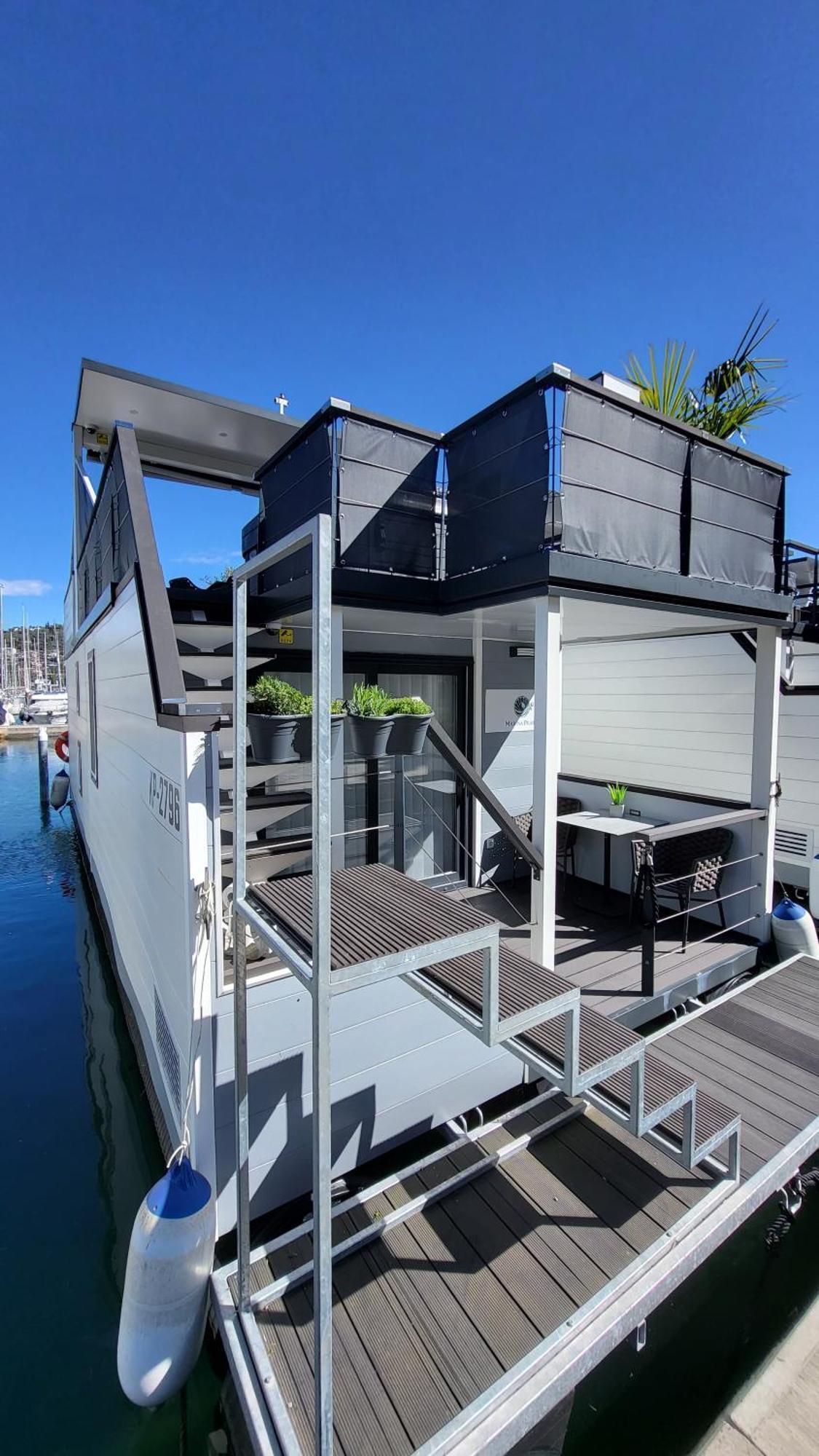 Floating House - Marina Pearl Lägenhet Portorož Exteriör bild