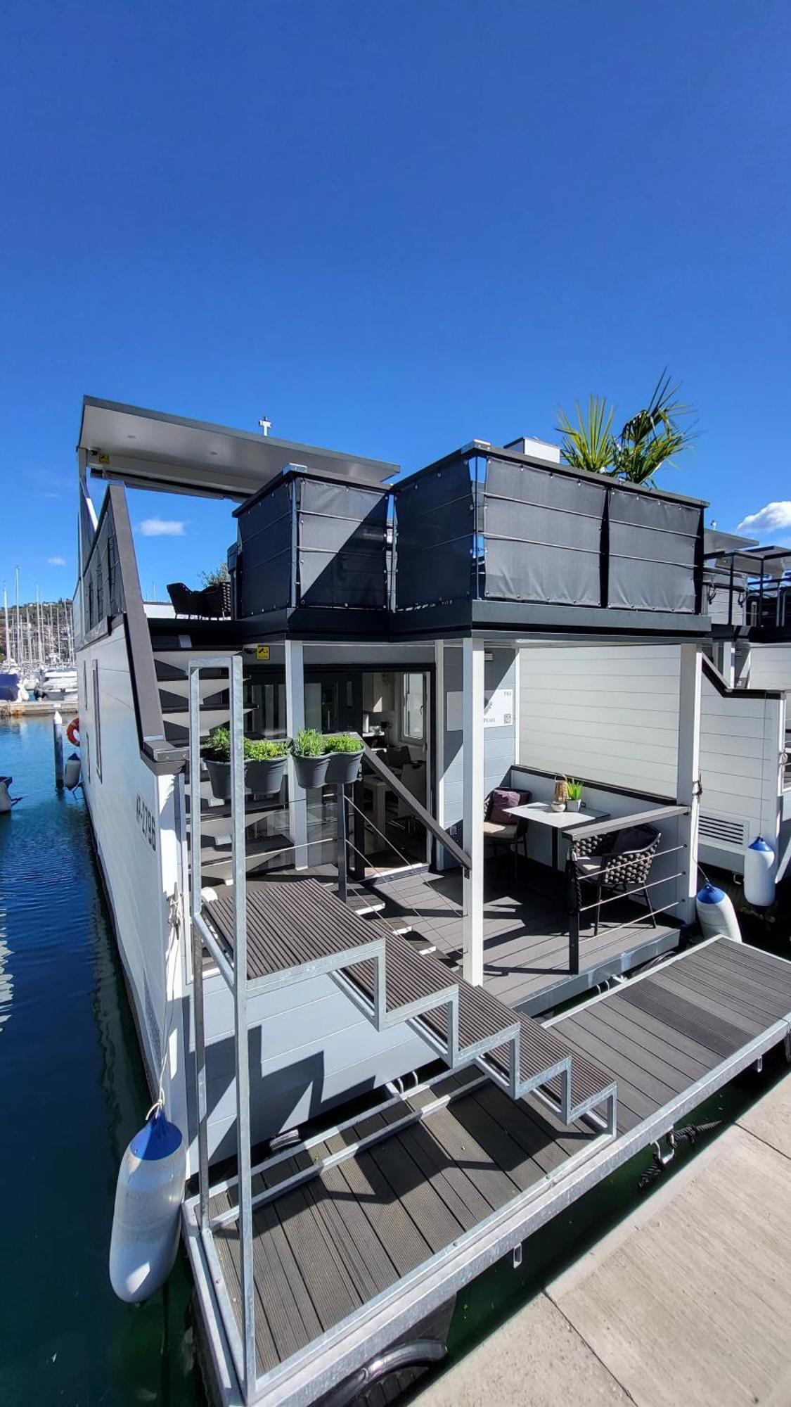 Floating House - Marina Pearl Lägenhet Portorož Exteriör bild