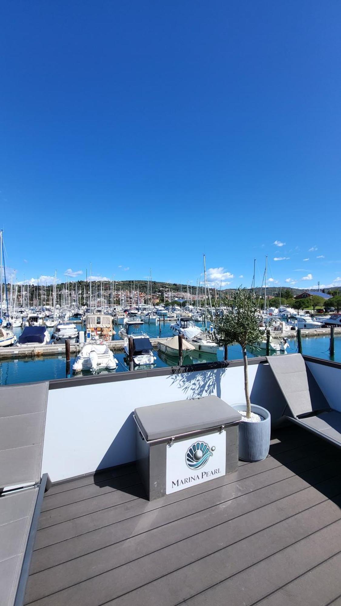 Floating House - Marina Pearl Lägenhet Portorož Exteriör bild