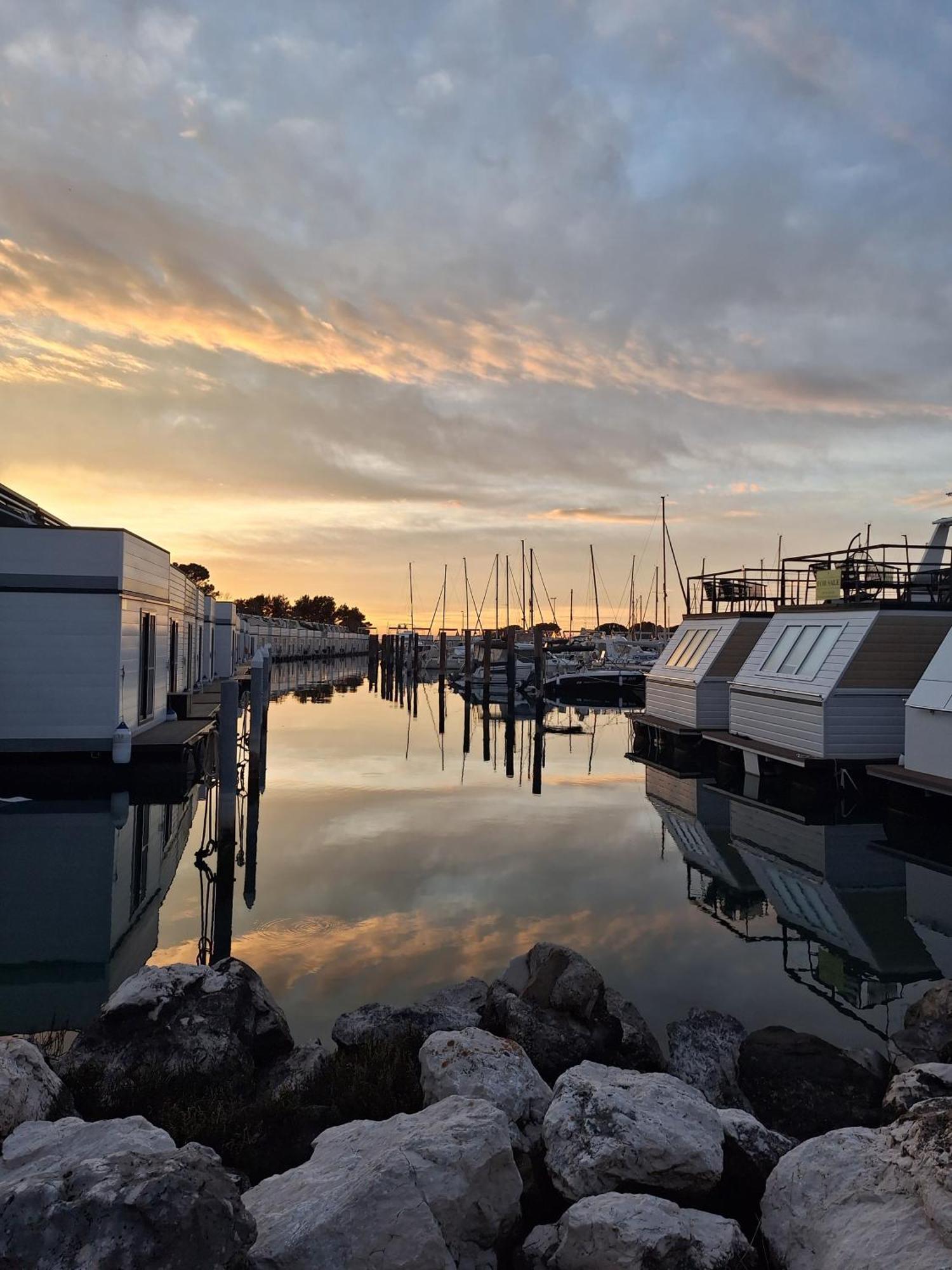 Floating House - Marina Pearl Lägenhet Portorož Exteriör bild