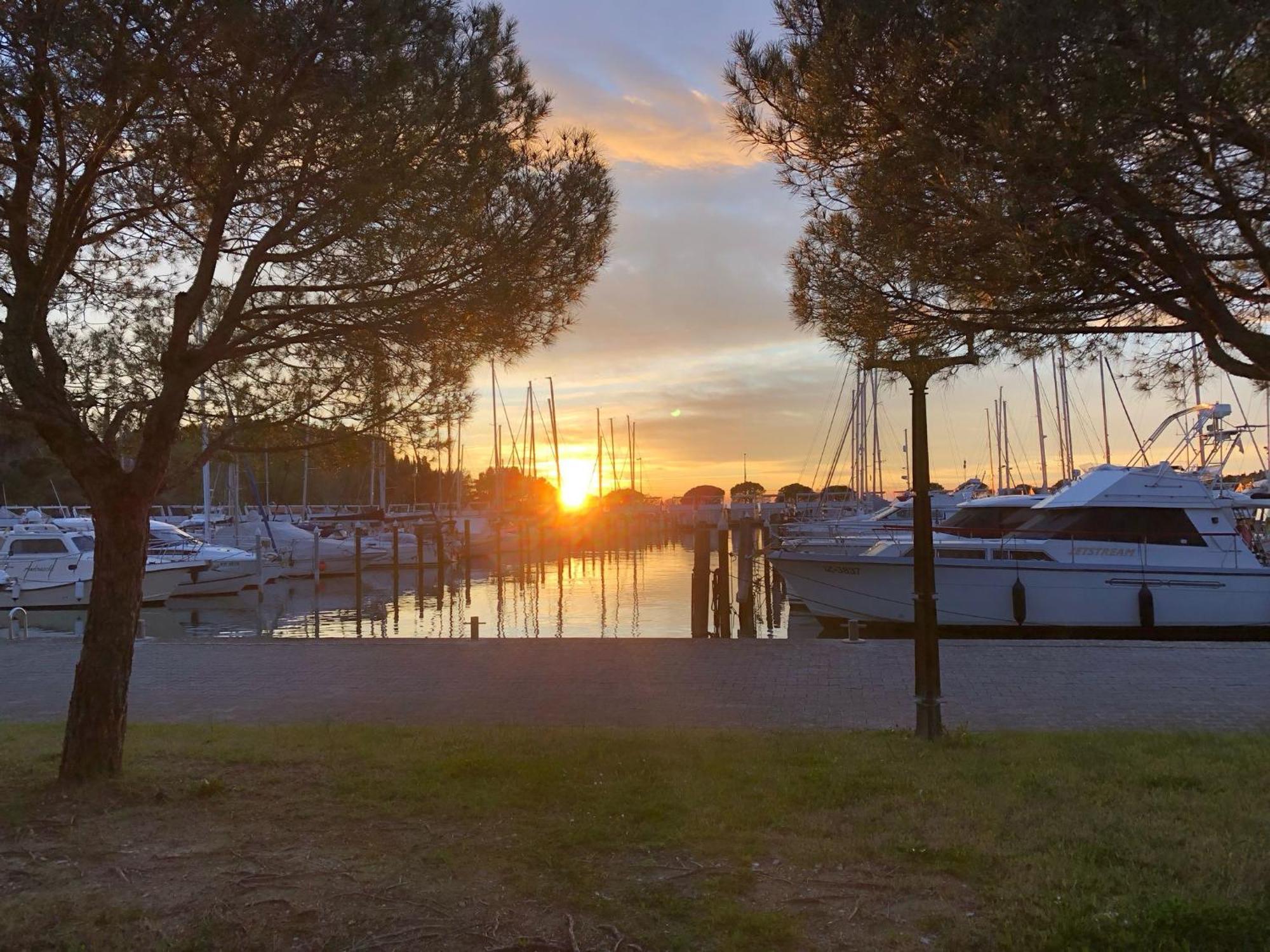 Floating House - Marina Pearl Lägenhet Portorož Exteriör bild