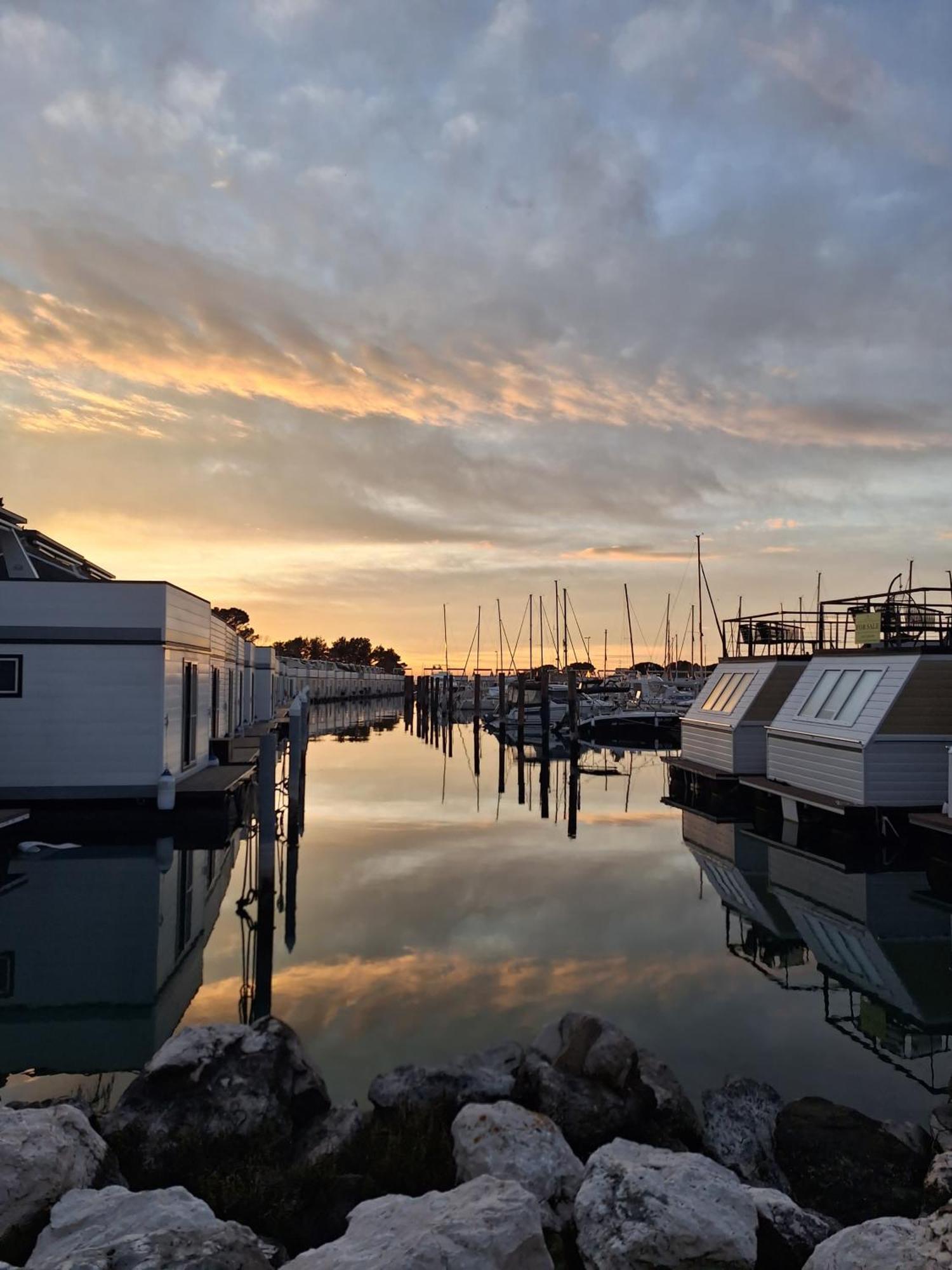 Floating House - Marina Pearl Lägenhet Portorož Exteriör bild